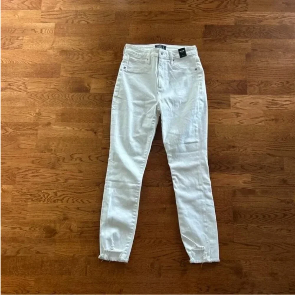 Abercrombie Simone High Rise Ankle Jeans White Denim 26 2S Chewed Raw Hem Slim